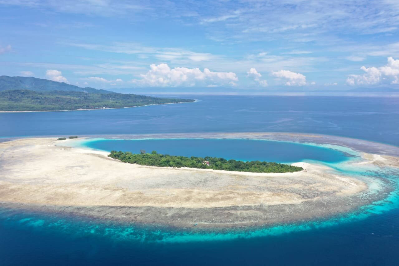 Foto udara atol Taman Wisata Alam Pulau Pombo